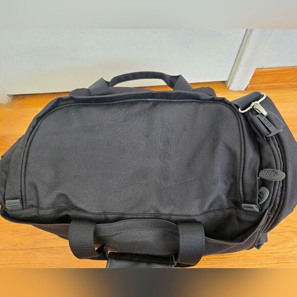 TUMI Duffle Bag Travel Weekender Ballistic Nylon - Picture 11 of 12